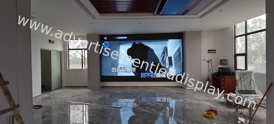 Système de contrôle avancé Affichage publicitaire LED 92x192mm Armoire en fer pour une gestion facile