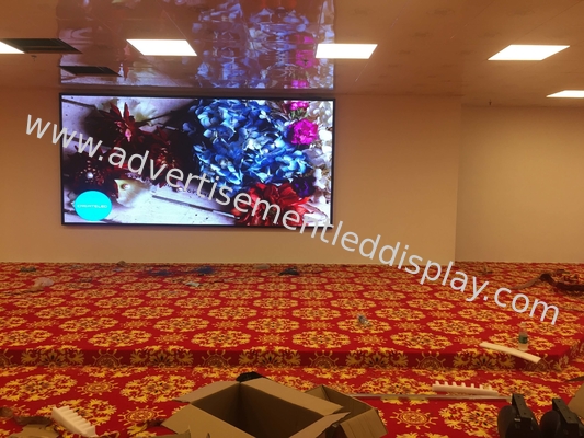 Salles de conférences Écran publicitaire à LED géant monté à l'intérieur 1g1r1b